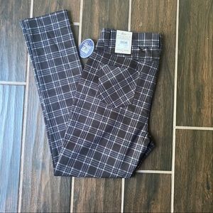 Bass Comfort Skinny NWT Size 8 Black/White Pattern